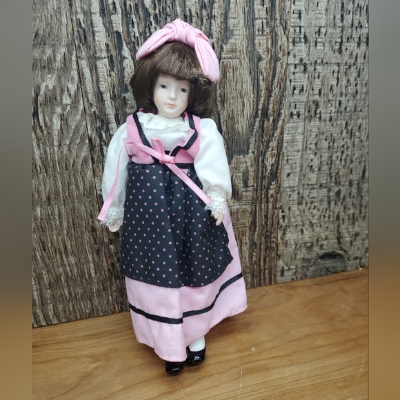 Vintage Russ Porcelain Doll Porcelain Face, Hands & Feet - Picture 1 of 3